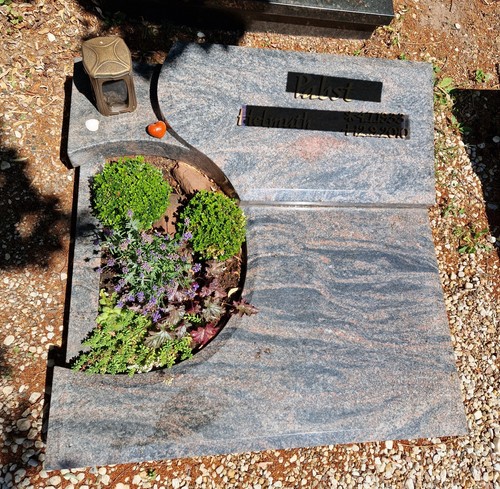Granit urnengrab mit grablicht - granit,